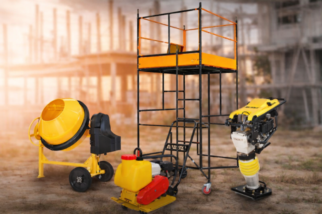 Aluguel de ferramentas para obras públicas com andaimes, betoneira, compactador e equipamentos organizados em canteiro de obras.